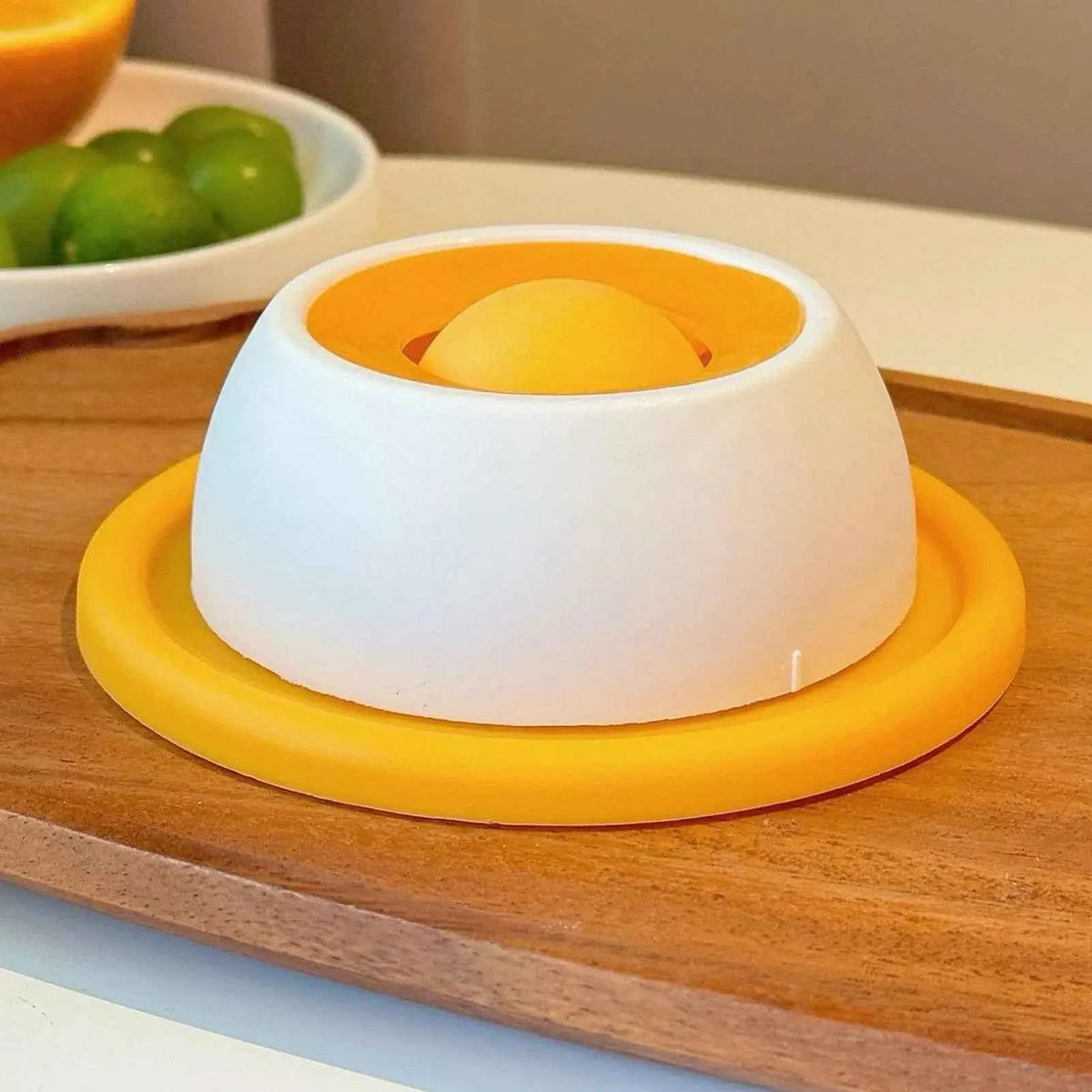 Anti-Overturning Dog Licking Toy – The Ultimate Feeding Adventure for Your Pets