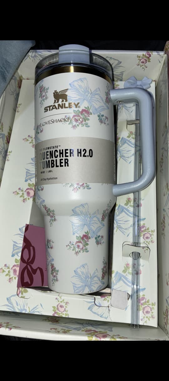 Stanley x LoveShackFancy Quencher H2.0 40 oz Rosa Beaux Blue Limited Edition